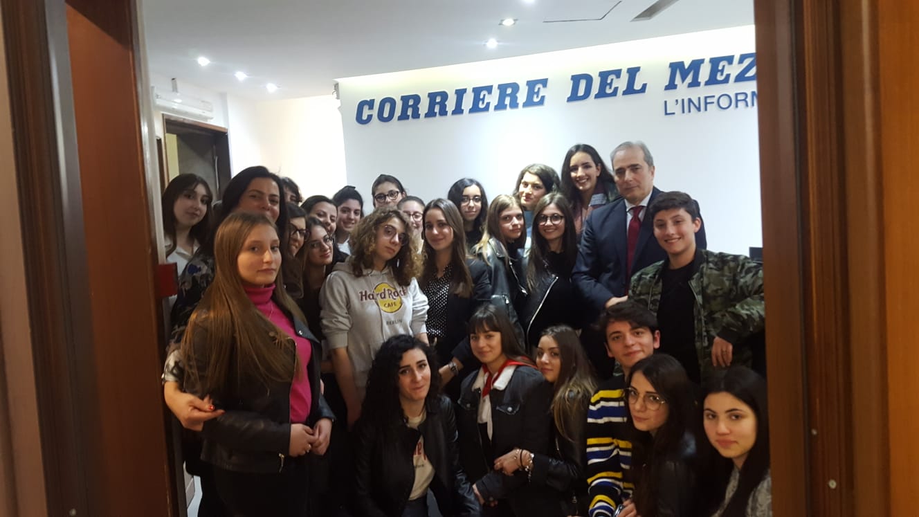 Gli studenti del Liceo Jommelli nella sede del Corriere del Mezzogiorno