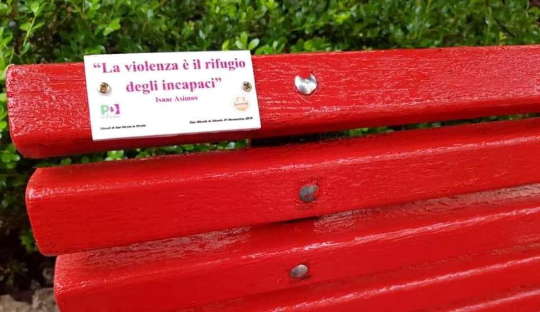 Si spoglia e si masturba davanti alle ragazze in strada, è psicosi-maniaco tra Caserta e San Nicola