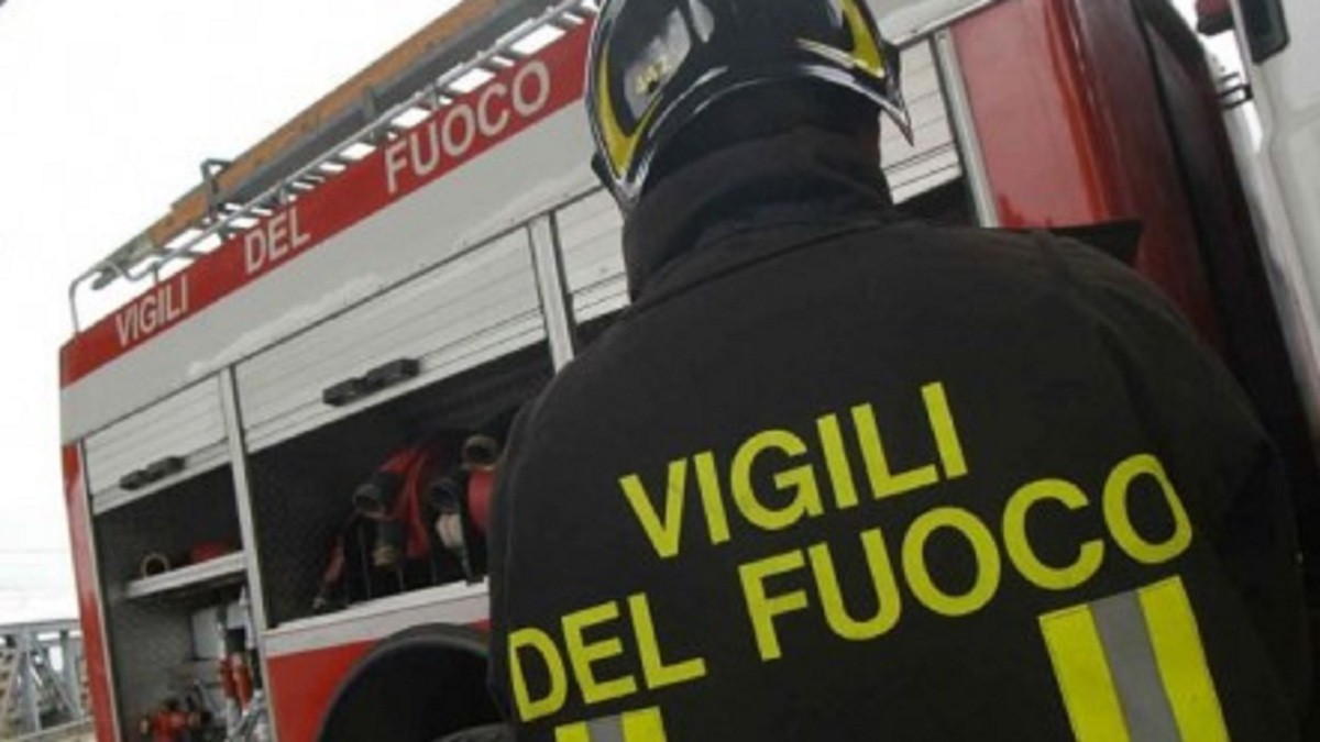 Napoli. Incredibile, sfrattati i Vigili del Fuoco del distaccamento Mostra. Pericolo per la sicurezza dell'area Flegrea