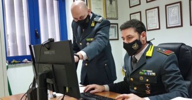 FALSE FATTURAZIONI, VARIE PERSONE COINVOLTE