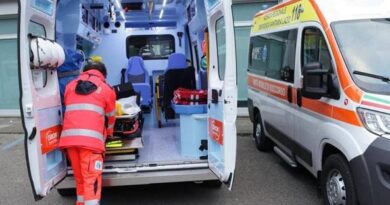 Incidente frontale sulla barricante . Traffico in tilt