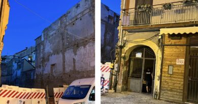 ( Foto) Caserta. Crollo al civico 33 . Famiglie evacuate e strada chiusa