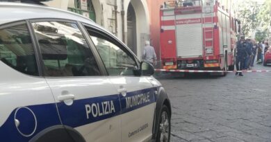 Ultim’ora Via San Carlo palazzo pericolante transennata la strada