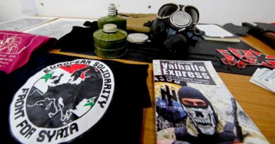 Sciolta cellula neo-nazi: “Contatti con Azov, ipotesi attentati”. Perquisita libreria di Freda