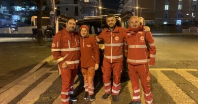 ( Tutte le foto)La Croce Rossa Caserta scende in strada al fianco dei senzatetto