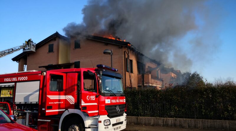 Casa prende fuoco. Capodanno col botto a S. Maria Capua Vetere