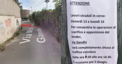 VIA GANDHI CHIUSA AL TRAFFICO . LA DURA REPLICA DEL CONSIGLIERE COMUNALE FDI PASQUALE NAPOLETANO