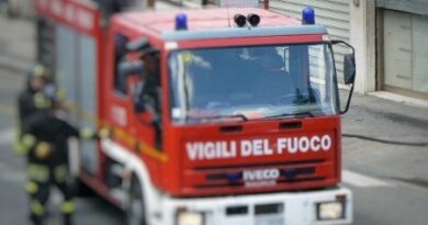 A fuoco piccola ditta a San Felice a Cancello