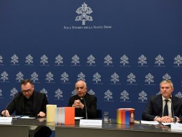 Giubileo 2025: mons. Fisichella, “attesi a Roma 32 milioni di pellegrini”