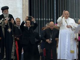 Papa Francesco: in piazza San Pietro insieme a Tawadros II