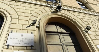 Tribunale ordinario di Roma, rigettandone le richieste, ha condannato in primo grado Luca Lani, amministratore delegato di Citynews Spa e vicepresidente dell’Uspi, a rifondere alla Fnsi e al Sugc 3.000 euro ciascuno, oltre iva e spese generali.