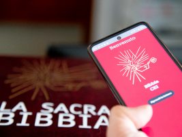 La nuova app Bibbia della Cei. Corrado: “Tecnologia a servizio dell’annuncio”. Don Candido: “Rendere accessibile la fonte della fede cristiana”