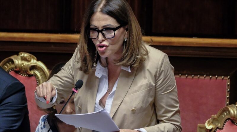 Santanchè contro la stampa, Fnsi: «Essere informati è diritto dei cittadini. La ministra se ne faccia una ragione» 