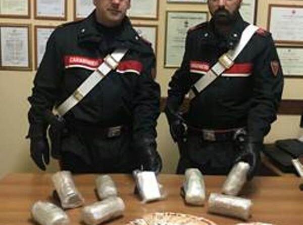 MONDRAGONE, MAXI SEQUESTRO DROGA NEI CD ‘PALAZZI AZZURRI’