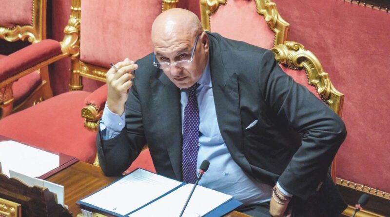 PROCURA DI PERUGIA – Segnalazioni di Bankitalia, indagato ex finanziere della Dna Il ministro che innescò l’inchiesta: “Pezzi di Stato contro le istituzioni”