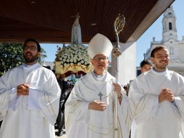 Santuario di Fatima. Card. Tagle: “Giovani non smettete mai di sognare la pace”