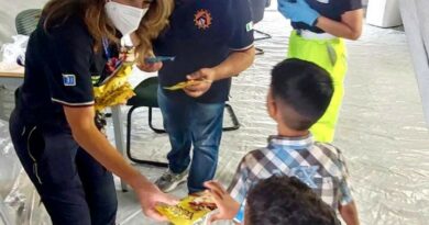 Protezione Civile – Beni di prima necessità e giocattoli ai piccoli arrivati al porto di Salerno