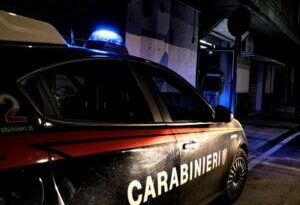 SANTA MARIA A VICO (CE). AGGREDITA DAL MARITO NEL CORSO DELLA NOTTE CHIAMA IL 112. 40ENNE ARRESTATO DAI CARABINIERI.