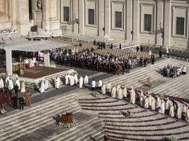 Papa Francesco: “La Chiesa non si lascia dettare l’agenda dal mondo”