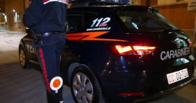 Via Vico a Caserta. Donna anziana trovata priva di vita in una pozza di sangue.