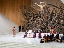 Papa Francesco: “No alle armi, sì alla pace”