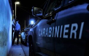 CASAL DI PRINCIPE (CE). PICCHIA LA MOGLIE DAVANTI AL FIGLIO MINORE. ARRESTATO DAI CARABINIERI.  MONDRAGONE (CE). MINACCIANO E PICCHIANO I GENITORI PER ESTORCERGLI DENARO. I CARABINIERI ARRESTANO DUE FRATELLI.  