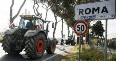 l 14 mattina i trattori a Roma. Nel presidio alle 12 conferenza stampa