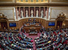 Access to abortion enshrined in the Constitution. Msgr. Hérouard: “Life is not a problem, we must ensure it is supported and welcomed”