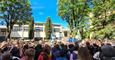 Busto Arsizio, la Mascotte della Pro Patria vista la Scuola Primaria “Tommaseo”