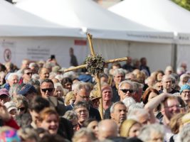 Katholikentag: i cattolici tedeschi si misurano su fede, pace e politica