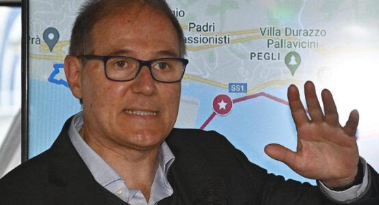 Quei lussi a Montecarlo e le paure di Signorini: "Controllano i conti?". Spinelli: “Zero pericoli” / Toti non risponderà al gip / Lupi frena sulle dimissioni / M5s: “Se ne deve andare” / I soldi dal ras dei rifiuti