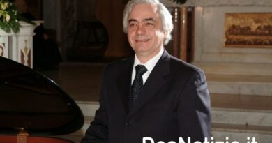 Sabato 11 maggio a Dietro l’Angolo con il Commissario Caradonna e il Maestro Barchetta