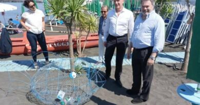 Avvistati sulle spiagge campane i “pesci mangiaplastica”.