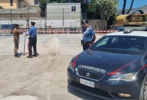 MADDALONI (CE). I CARABINIERI SCOPRONO UNA FOSSA DI SCARICO RIFIUTI NON AUTORIZZATA. DENUNCIATA IMPRENDITRICE.