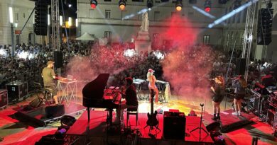 Marcianise. Successo di pubblico al concerto di Serena Brancale.