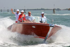 Riva Days 2024, a Venezia il grande raduno internazionale dei motoscafi in legno più famosi del mondo – dall’inviato Vincenzo Carbone