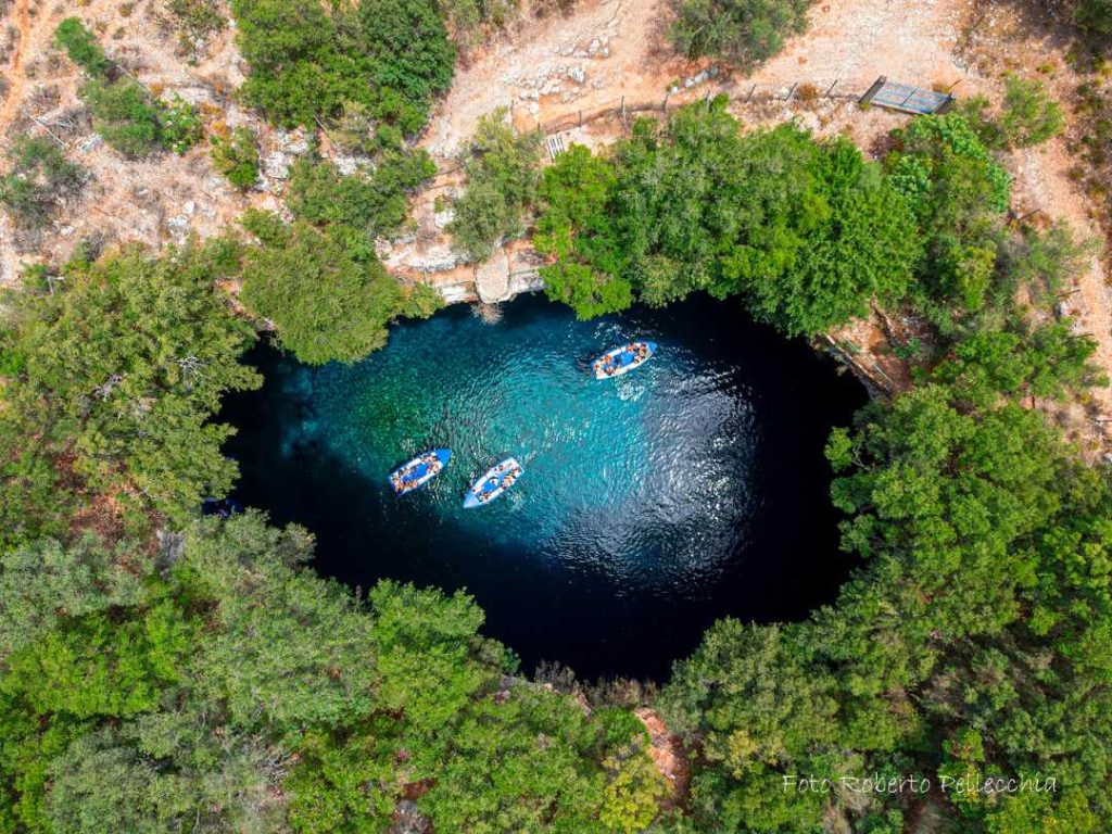 Cefalonia, Lago di Melissani dall'alto