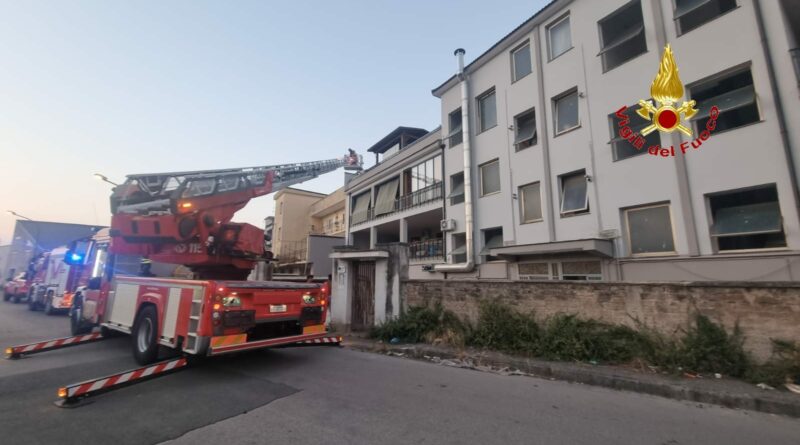 Appartamento in fiamme. I Vigili del Fuoco evitano tragedia a Curti