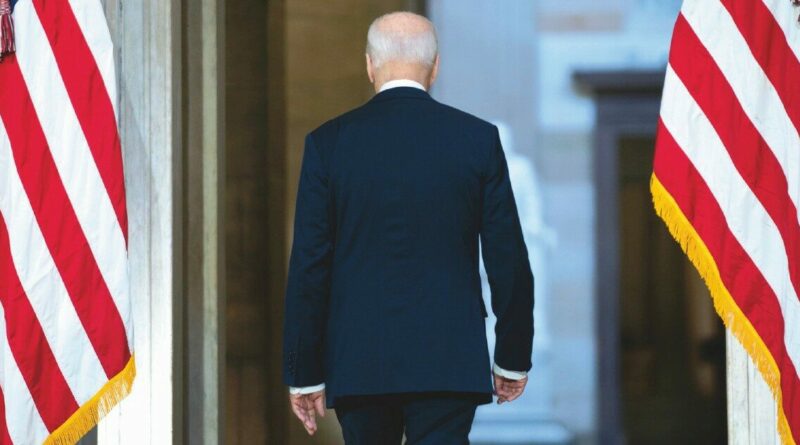 Biden si arrende: non corre più per il bis. E lancia Kamala Harris