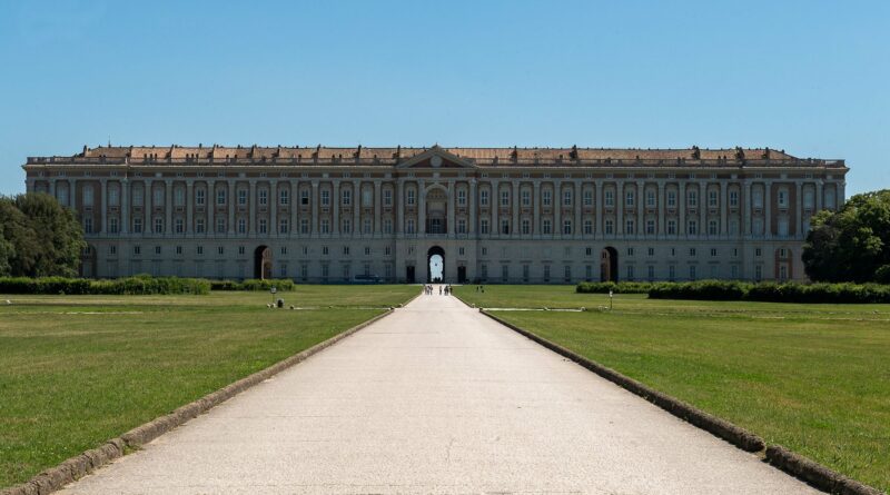 Caldo eccessivo, malori all Reggia di Caserta.