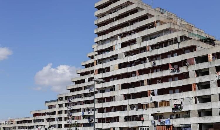 Crolla un ballatoio a Scampia