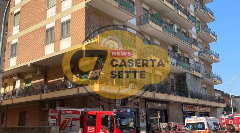 Fumo da appartamento in un condominio a Santa Maria Capua Vetere, intervento dei Vigili del Fuoco - Casertasette