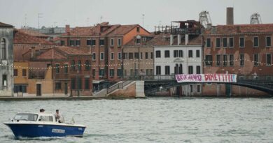 I SINDACI LADRI NON SI DEBBONO DIMETTERE VANNO ARRESTATI E LA CHIAVE DELLA CELLA DEVE ESSERE FUSA