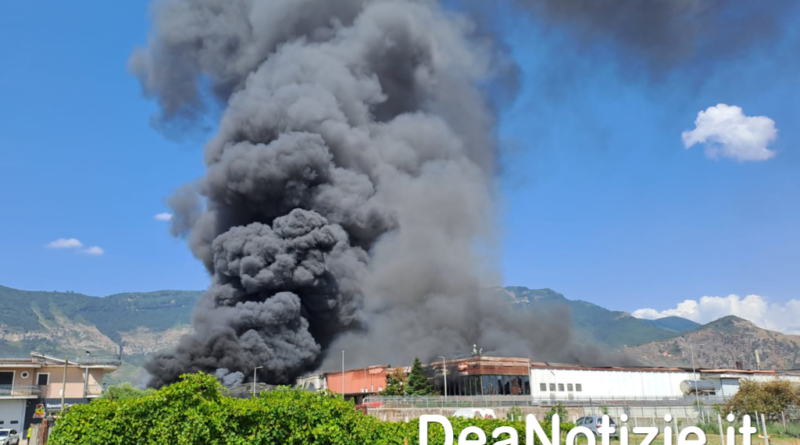 Incendio a Striano (Napoli), ARPAC avvia monitoraggio diossine