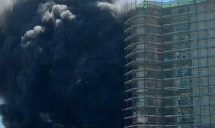 Incendio presso la torre 6 del Villaggio Coppola