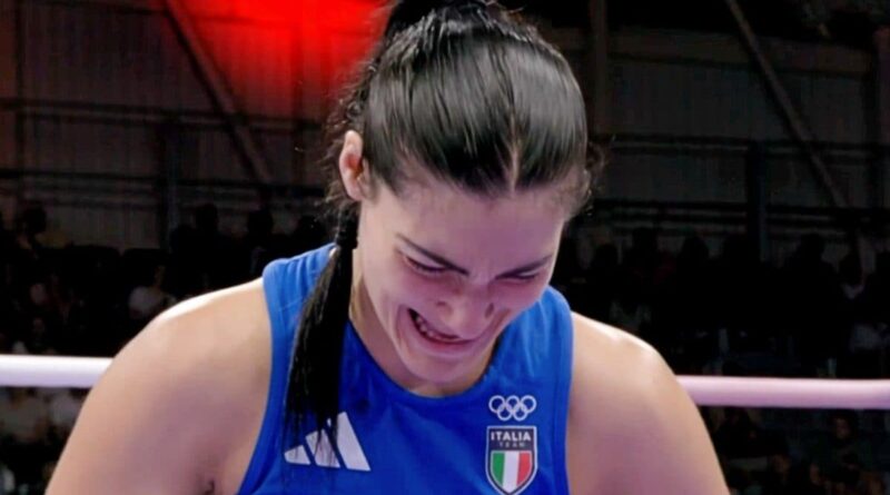 Angela Carini, sponsorizza la Webuild insieme ad altre campionesse azzurre.