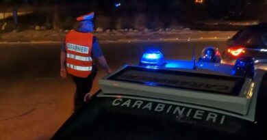 Vitulazio (CE) – Forzano il posto di controllo e speronano la gazzella dei Carabinieri