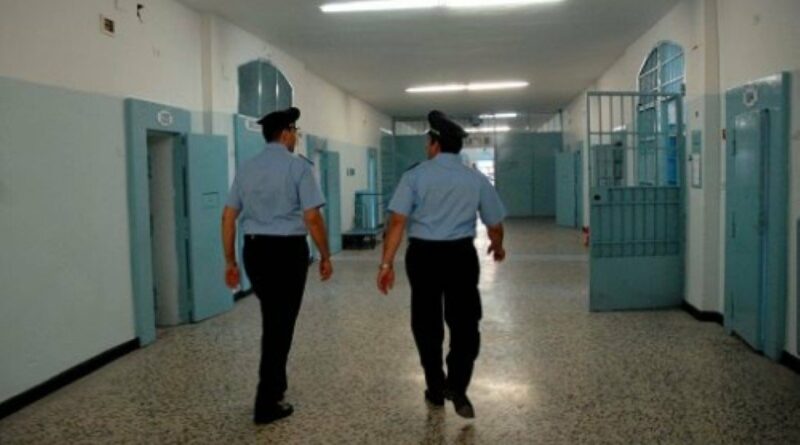 Detenuto ricoverato in ospedale riesce a fuggire.