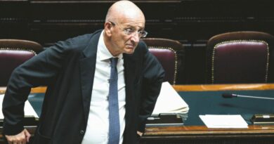 Ordine commercialisti. L’inchiesta ora punta al viceministro Sisto