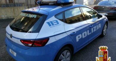 SPACCIO DURANTE I DOMICILIARI: ARRESTATO 20 ENNE A CURTI